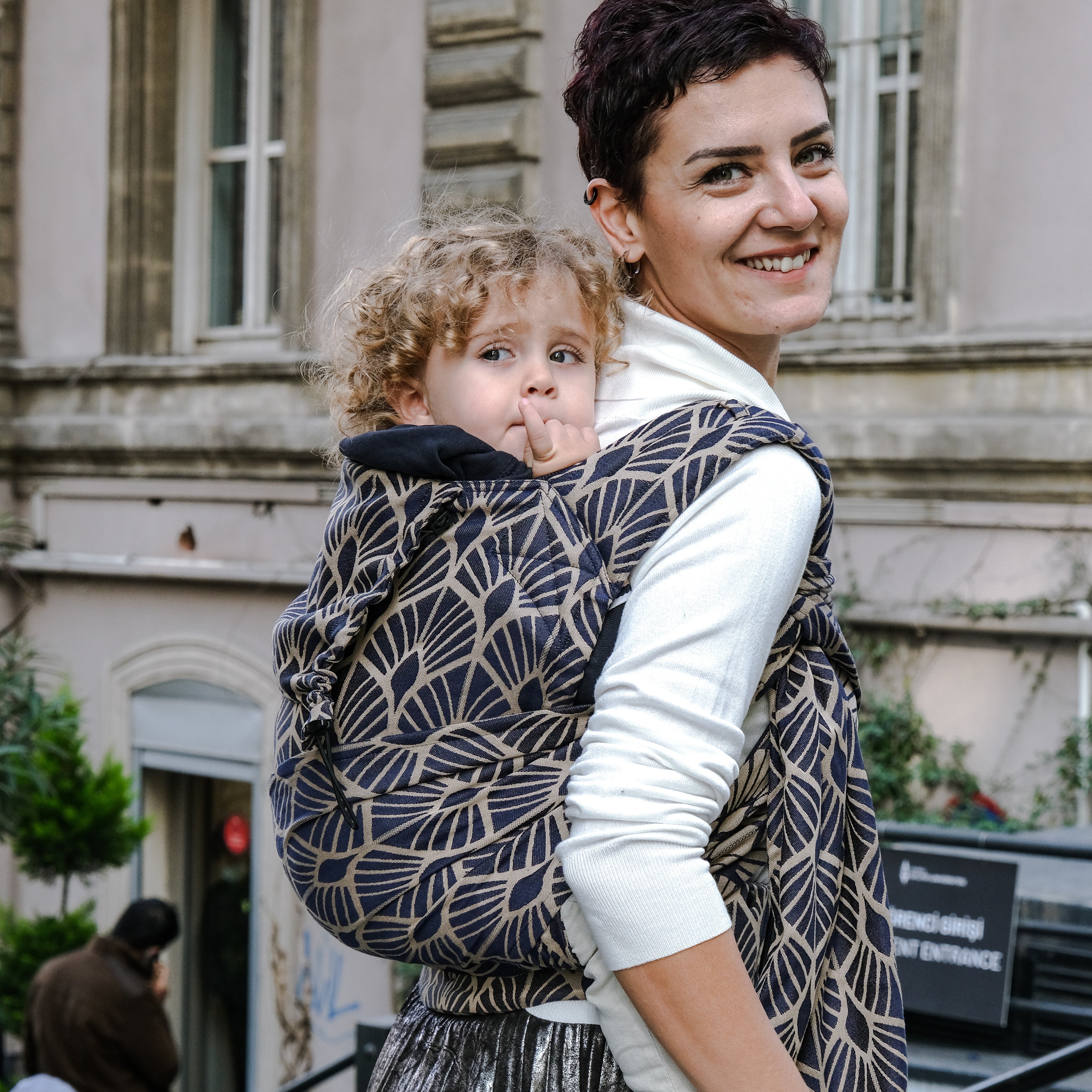 One year best sale old baby carrier